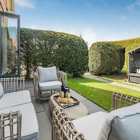 The Old School Holiday home Ganton